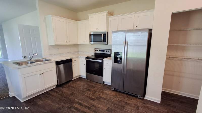 3 bedroom Townhouse at 878 Capitol Parkway, Capitol Park, Jacksonville — photo 5