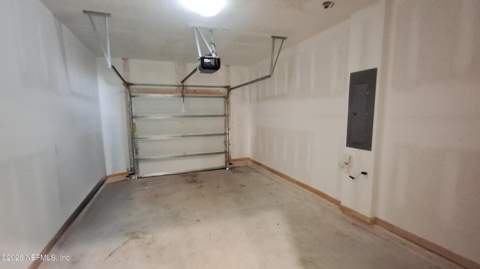 878 Capitol Parkway, Jacksonville FL - photo 16 of 18