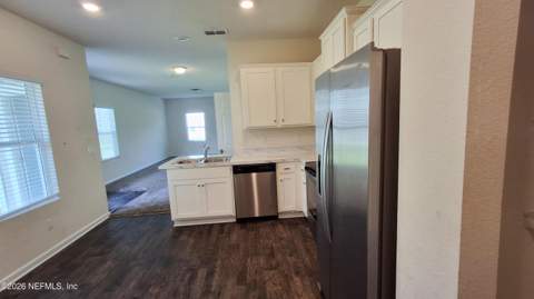 878 Capitol Parkway, Jacksonville FL - photo 12 of 18
