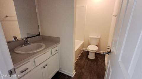 878 Capitol Parkway, Jacksonville FL - photo 15 of 18
