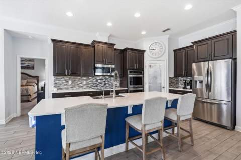 15638 Chir Pine Drive, Jacksonville FL - photo 19 of 52