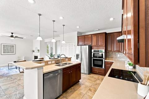 2472 Tanner Lake Court, Jacksonville FL - photo 13 of 43