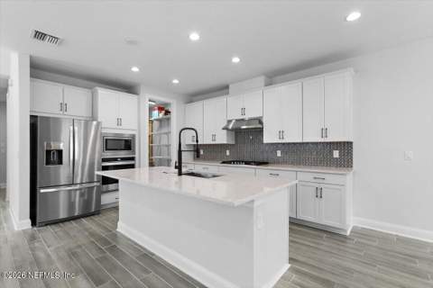 11404 Newtonian Boulevard, Jacksonville FL - photo 6 of 41