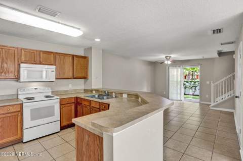 8550 Argyle Business Loop #1608, Jacksonville FL - photo 9 of 32