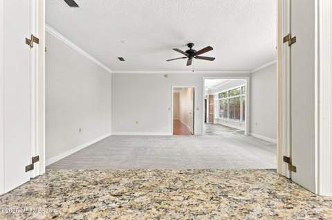 4550 Middleton Park Circle, Jacksonville FL - photo 15 of 39