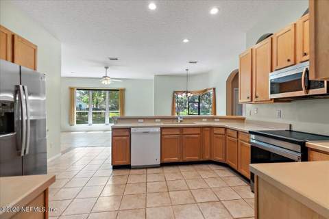 3042 Donato Drive, Jacksonville FL - photo 12 of 28