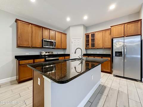 318 Candlebark Drive, Jacksonville FL - photo 15 of 42
