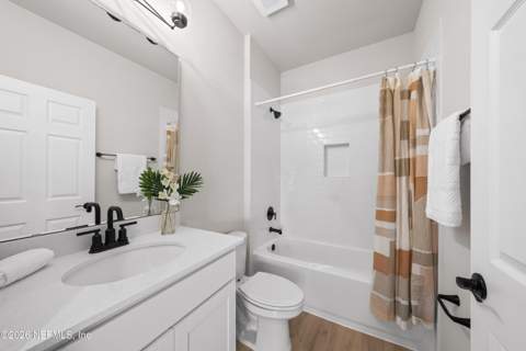 9019 Hipps Road, Jacksonville FL - photo 10 of 30