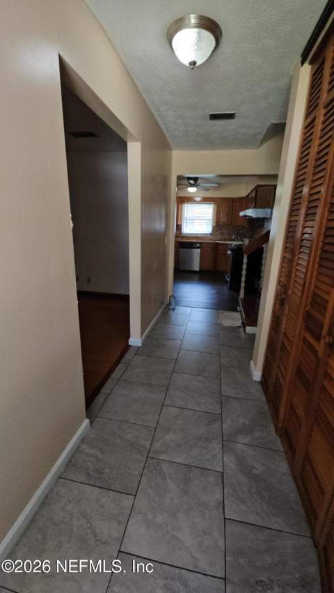 8264 Caravelle Drive, Jacksonville FL - photo 12 of 37