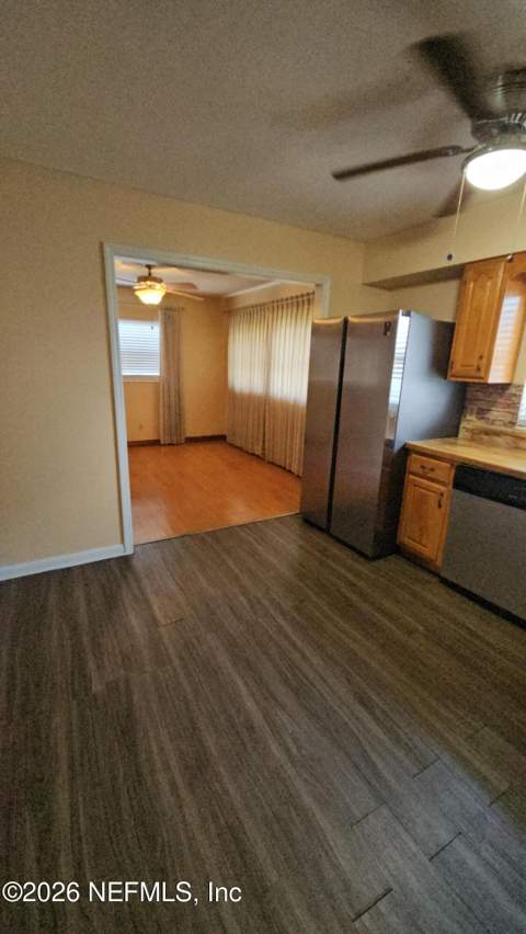8264 Caravelle Drive, Jacksonville FL - photo 15 of 37