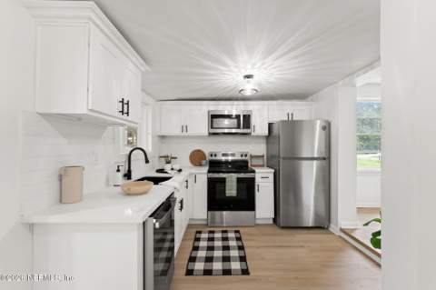 5604 Cruz Road, Jacksonville FL - photo 11 of 15