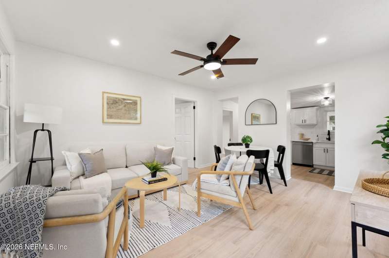 2 bedroom Single Family Residence at 5604 Cruz Road, Spring Glen, Jacksonville — photo 3