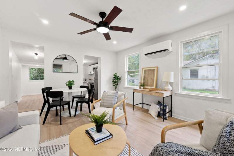 2 bedroom Single Family Residence at 5604 Cruz Road, Spring Glen, Jacksonville — photo 4