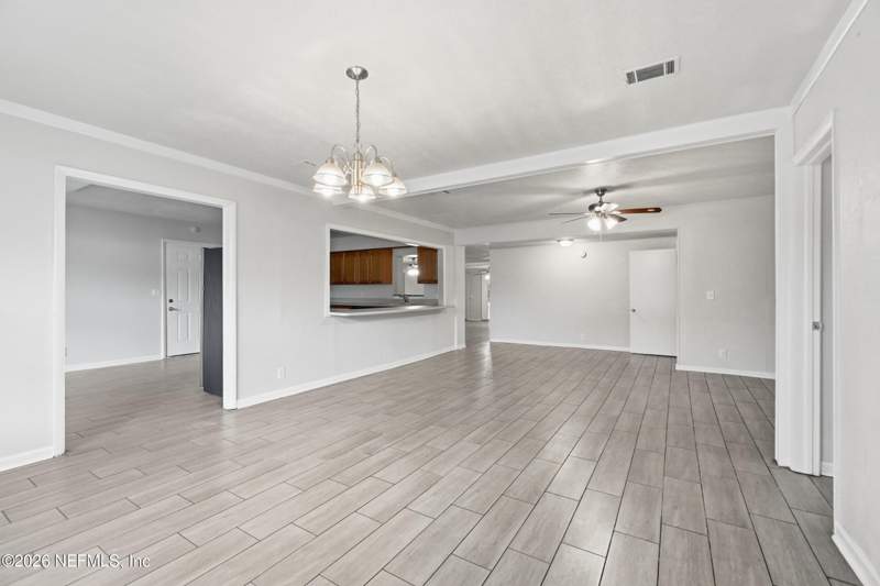 5 bedroom Single Family Residence at 10505 Akers Drive, Queen Akers, Jacksonville — photo 4