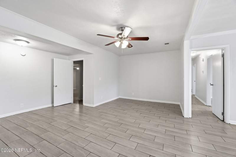 5 bedroom Single Family Residence at 10505 Akers Drive, Queen Akers, Jacksonville — photo 5