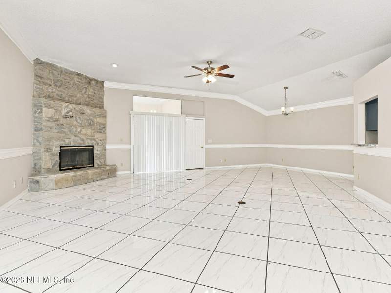 3 bedroom Single Family Residence at 8167 Loch Lomond Lane, Highland Lakes, Jacksonville — photo 2