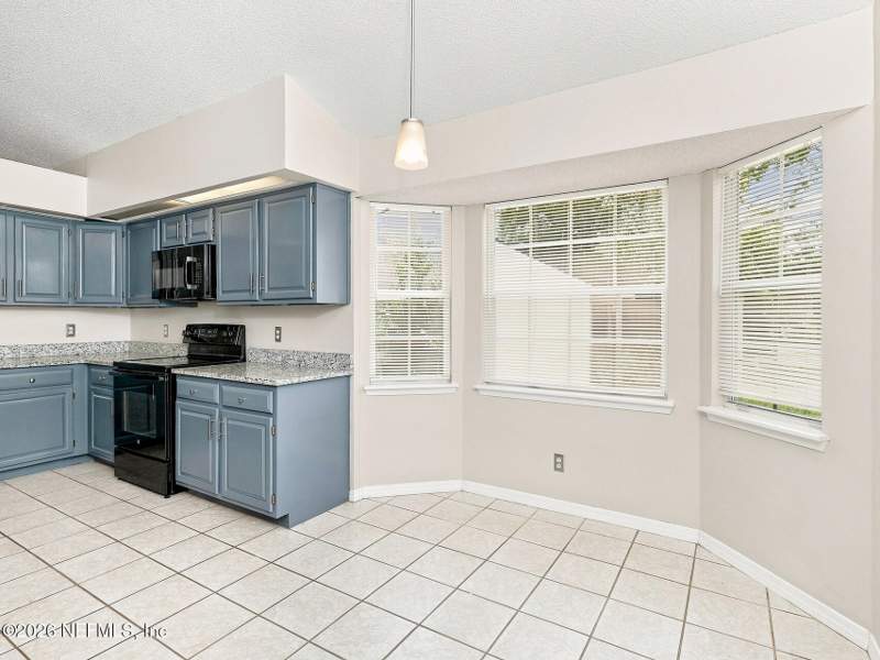 3 bedroom Single Family Residence at 8167 Loch Lomond Lane, Highland Lakes, Jacksonville — photo 4
