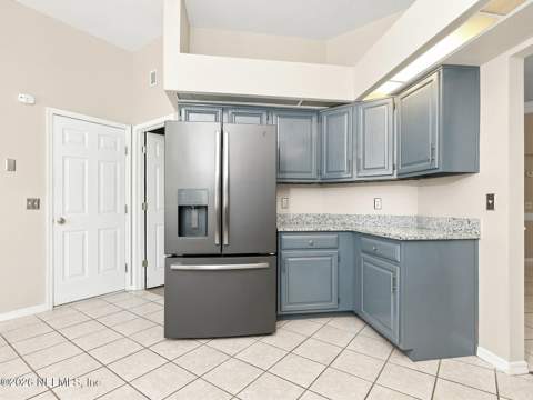 8167 Loch Lomond Lane, Jacksonville FL - photo 6 of 21