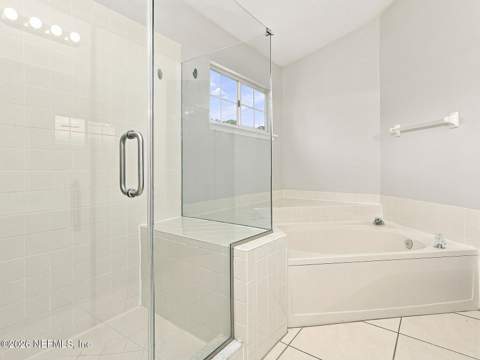 8167 Loch Lomond Lane, Jacksonville FL - photo 12 of 21