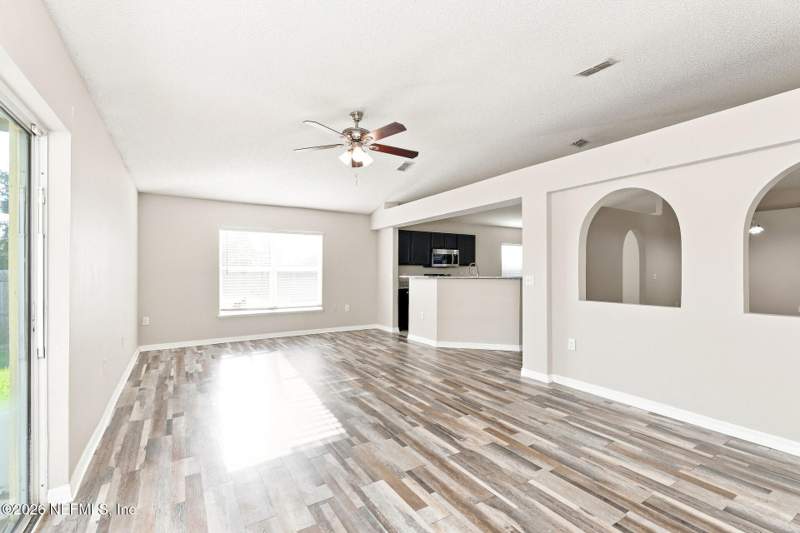 3 bedroom Single Family Residence at 7266 Nottinghamshire Drive, St James Place, Jacksonville — photo 3