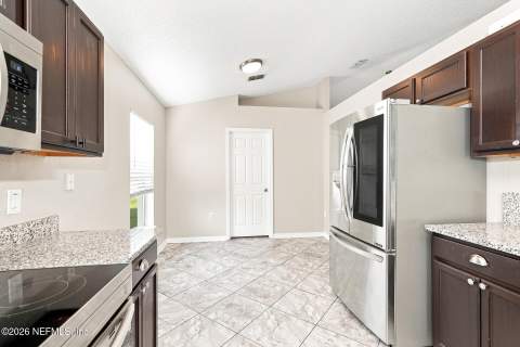 7266 Nottinghamshire Drive, Jacksonville FL - photo 8 of 21