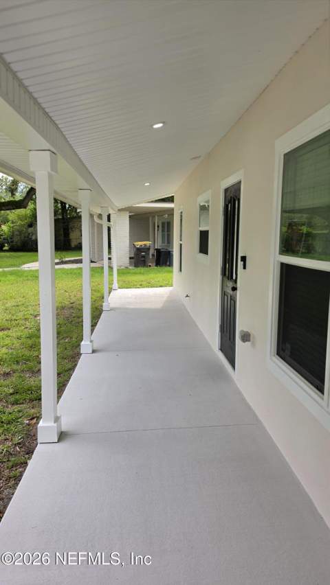 8113 Bazaine Drive, Jacksonville FL - photo 14 of 56
