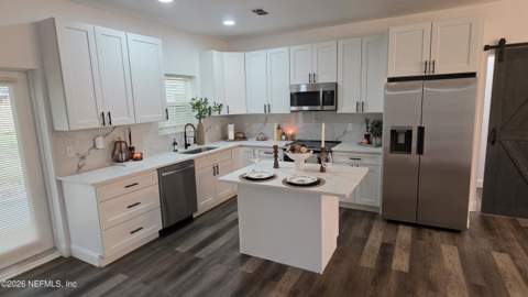 8113 Bazaine Drive, Jacksonville FL - photo 22 of 56
