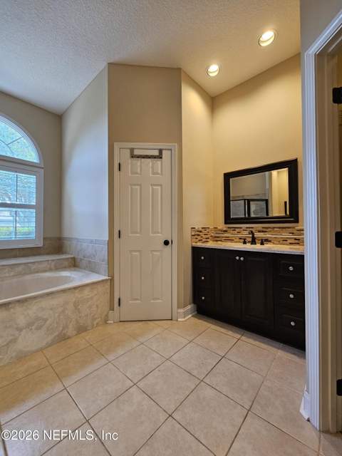 14414 Cherry Lake Drive, Jacksonville FL - photo 21 of 46