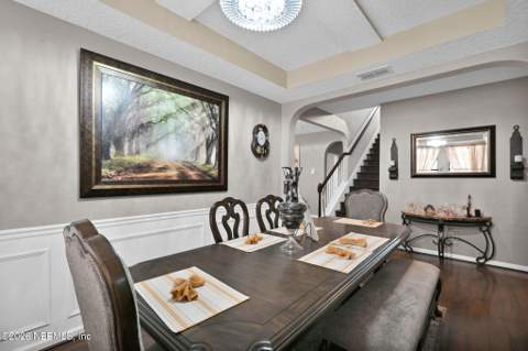 549 Amber Creek Drive, Jacksonville FL - photo 7 of 47