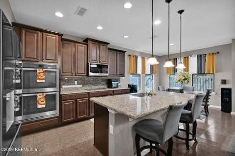 549 Amber Creek Drive, Jacksonville FL - photo 9 of 47