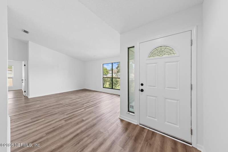 4 bedroom Single Family Residence at 14228 Falcon Crest Drive, Villages Of Pablo, Jacksonville — photo 3