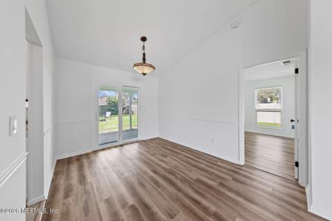 14228 Falcon Crest Drive, Jacksonville FL - photo 10 of 31