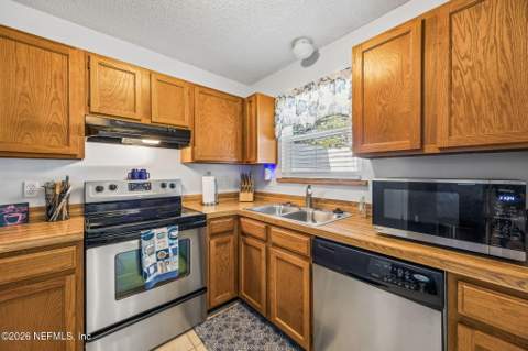 4071 Laurelwood Drive, Jacksonville FL - photo 19 of 39