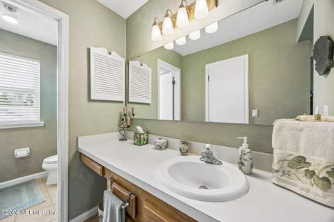 4071 Laurelwood Drive, Jacksonville FL - photo 11 of 39