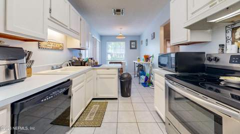 12559 Herblore Drive, Jacksonville FL - photo 8 of 35