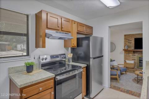 4405 Rainer Road, Jacksonville FL - photo 11 of 40