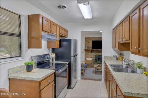 4405 Rainer Road, Jacksonville FL - photo 14 of 40