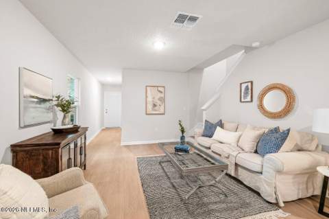 8404 Berry Avenue, Jacksonville FL - photo 13 of 33