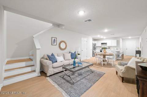 8404 Berry Avenue, Jacksonville FL - photo 15 of 33