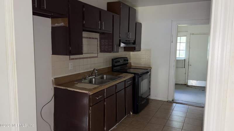 3 bedroom Single Family Residence at 5119 Corsair Avenue, Venetia Terrace, Jacksonville — photo 3