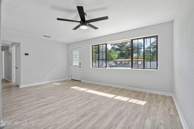 4 bedroom Single Family Residence at 3728 Rogero Road, Ft Caroline Club Est, Jacksonville — photo 4