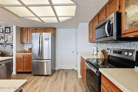 2520 Water Bluff Drive, Jacksonville FL - photo 7 of 50