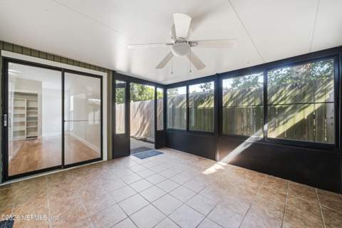 6657 Periwinkle Drive, Jacksonville FL - photo 18 of 28