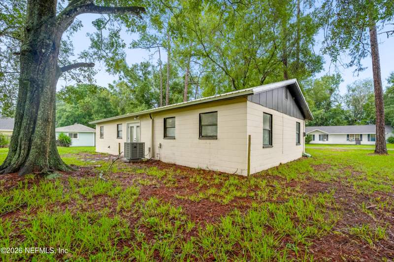 3 bedroom Single Family Residence at 1026 Eastwood Drive, Eastwood, Starke — photo 5
