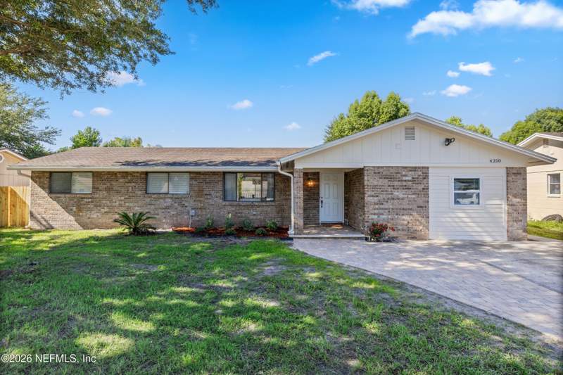 4 bedroom Single Family Residence at 4250 Huntington Forest Boulevard, Huntington Forest, Jacksonville — photo 3