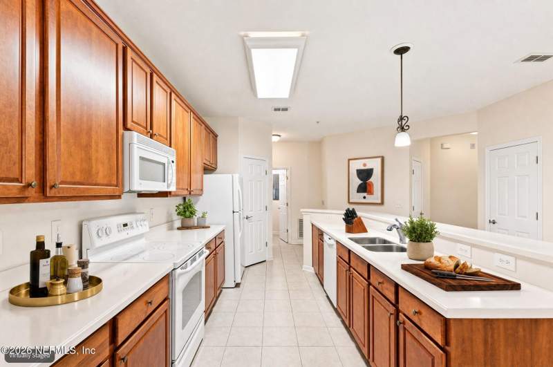 3 bedroom Condominium at 13364 Beach Boulevard #813, Wolf Creek, Jacksonville — photo 2