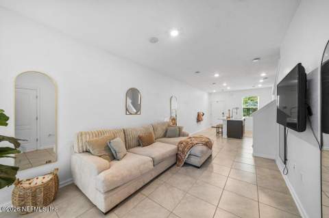 8241 Watercourse Way, Jacksonville FL - photo 7 of 22