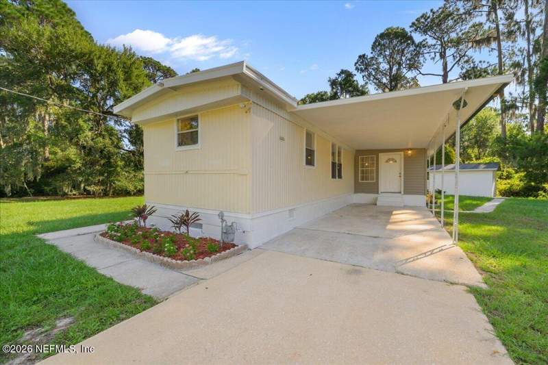 2 bedroom Mobile Home at 204 Riviera Drive, Metes & Bounds, Crescent City — photo 2