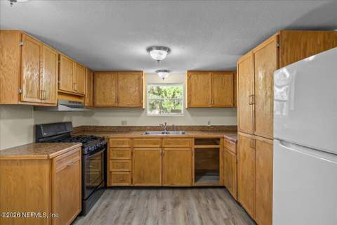 204 Riviera Drive, Crescent City FL - photo 10 of 22
