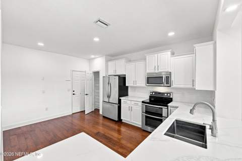 13439 Isla Vista Drive, Jacksonville FL - photo 23 of 48